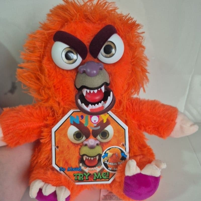 Macaco boxeador de pelúcia - Feisty Monster - Pelúcia Muda expressão - 20 cm de altura - Br machine
