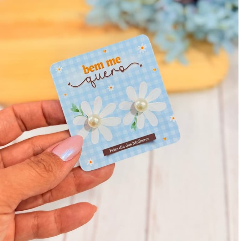 Lembrancinha Dia das Mulheres – Card Porta Brincos 6,6x5cm Tema Floral | Margaridas |
