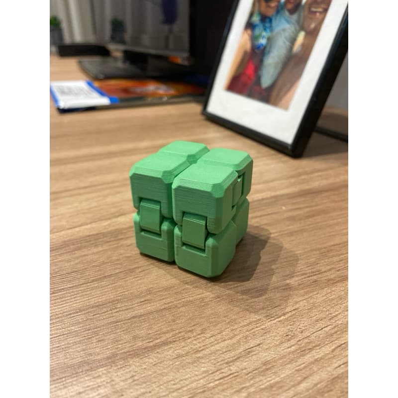 Cubo Infinito – Brinquedo Antiestresse / Fidget Toy