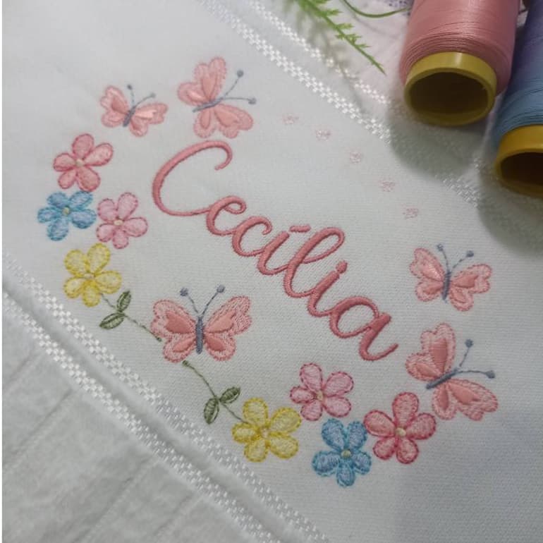 Toalha Bordada Personalizada com nome - para uso de mão, de boca, escolar ou para creche