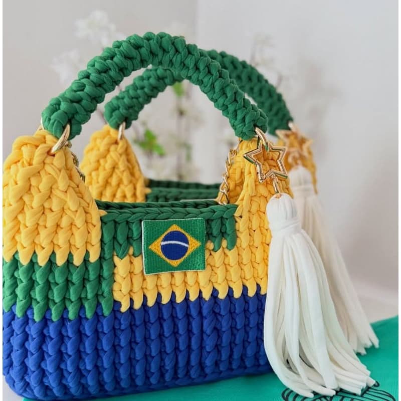 bolsa Brasil copa feita a mão em croche edição limitada