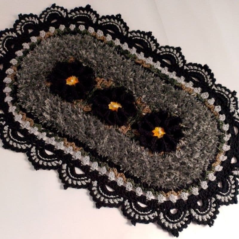 tapete de crochê peludinho com flores