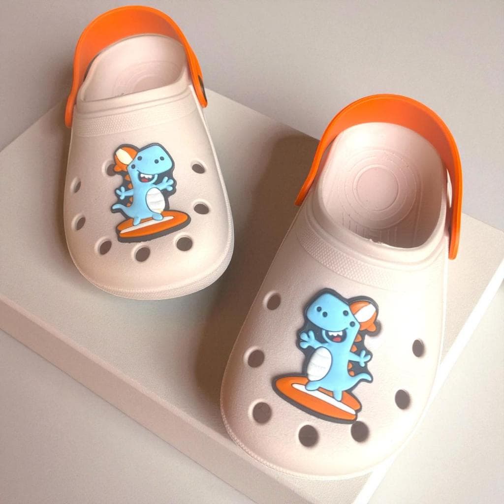 Calçado Injetado Infantil Dino Surfista – Leve, Confortável e Antiderrapante para Aventuras e Diversão