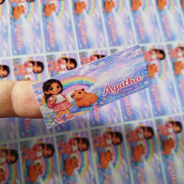 45 Etiquetas Escolares Personalizadas 5x2cm – Para Lápis e Canetinha | Qualquer Tema | Papel Glossy 115g