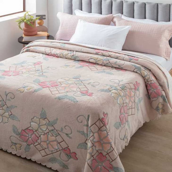 Colcha Casal Aveludada Aconchego Jolitex Piacere Bege 2,20x2,40m Cobre Leito Macio Enxoval Moderno