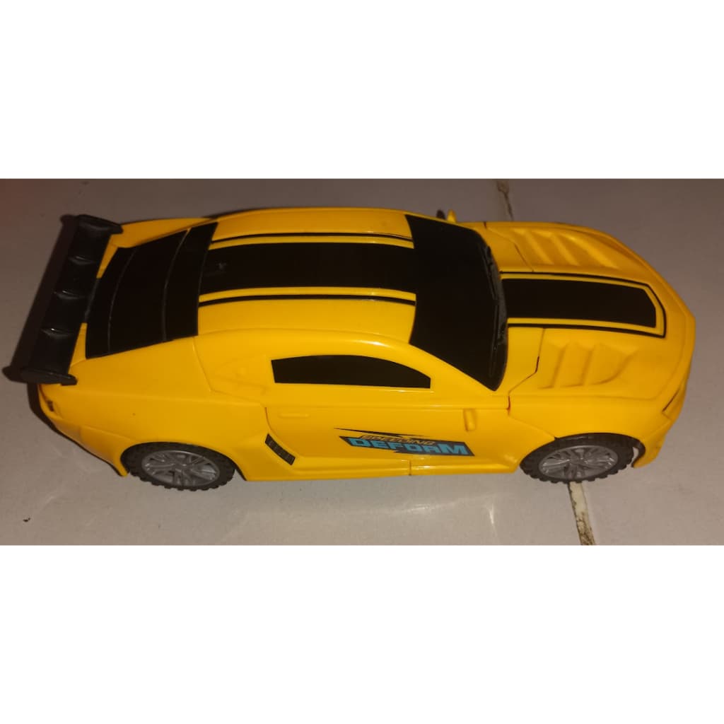 Carrinho Transformers Camaro Amarelo que se transforma em robô