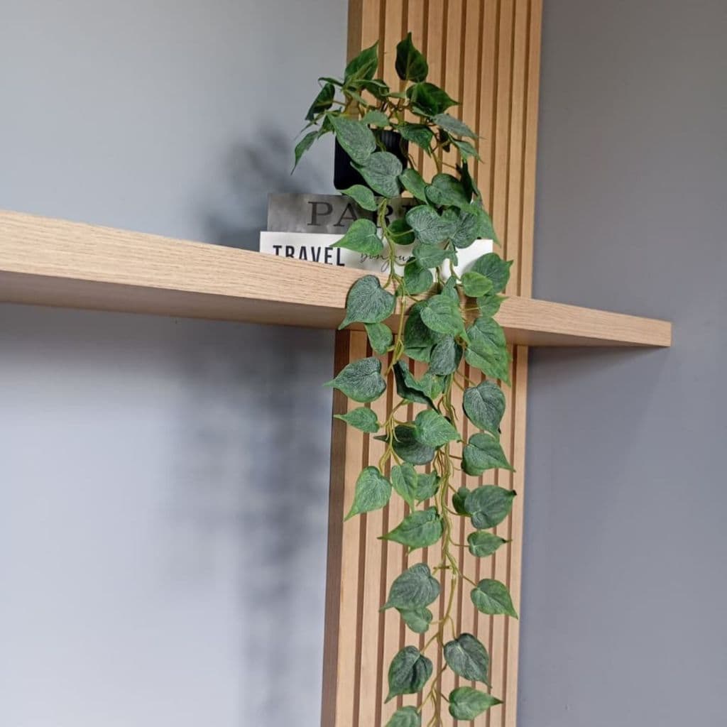 Arranjo Pendente Jiboia Verde Nevado 90cm C/ Vaso Decorativo
