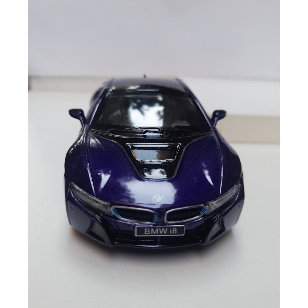 Miniatura Bmw I8 Lilás 1/36 Kinsmart Metal e Fricção