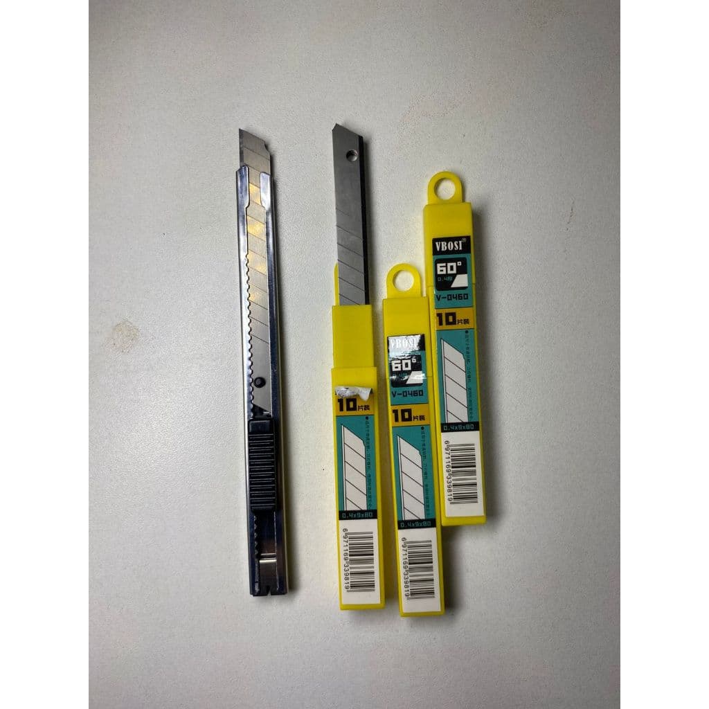 Estilete Profissional de Metal com Lâminas