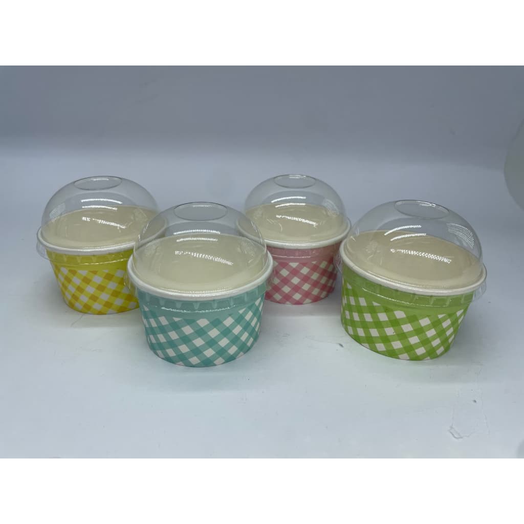 FORMA PARA CUPCAKE 8CM X 8CM  PACOTE COM 10 UNIDADES MESMA COR