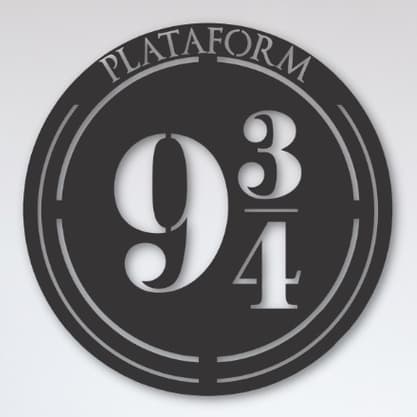 Placa Quadro Decorativo Plataforma 9 3/4 Harry Potter 934 Filme Madeira MDF Com Fita Dupla Face Adesiva Preto Fosco
