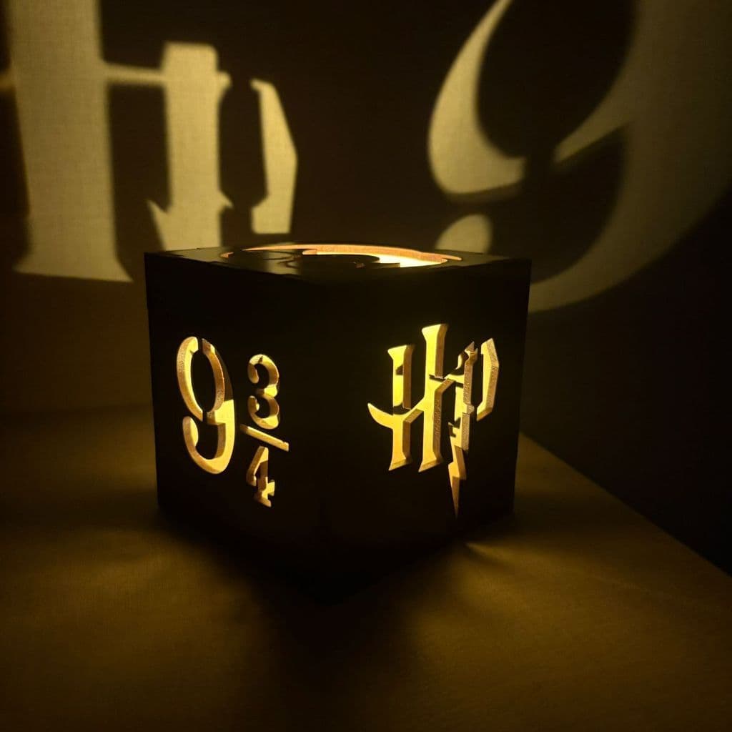 Luminária Decorativa Harry Potter Caixa MDF com Vela LED Decoração Centro Mesa Lembrança