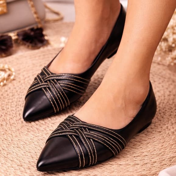 Sapatilha Preto Feminina Bico Fino com Detalhe Trançado  Casual e Chic