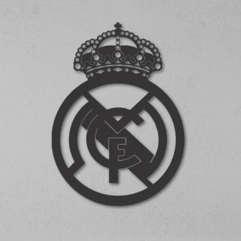 Placa Quadro Decorativo Real Madrid Escudo Time Vazado Madeira MDF Com Fita Dupla Face Adesiva Preto Fosco