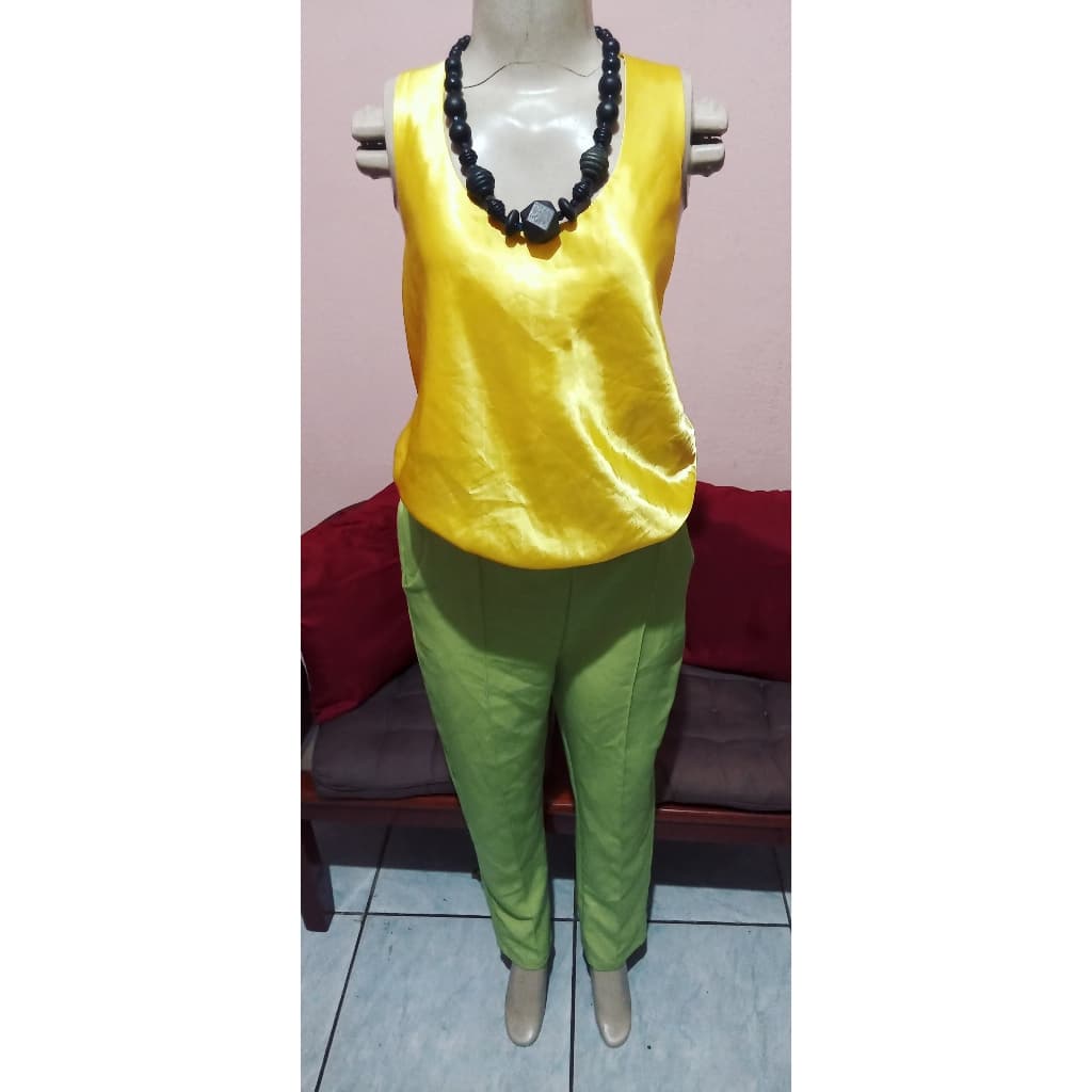 Regata Cetim Amarelo Neon | Usado/Modelos Diversos, Blusas casuais femininas largas soltas tamanhos P-M- G/ GG