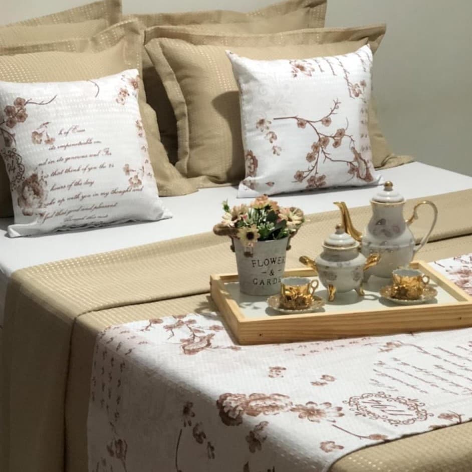 Kit 2 ou 3 Peças Peseira + Capas de Almofadas 40x40cm Piquet Favinho Para Cama Sofá Decoração