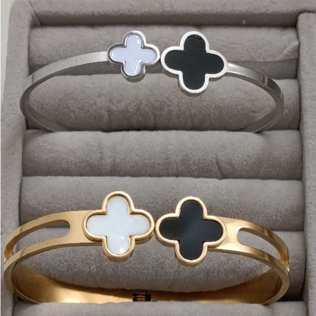 BRACELETE FEMININO TREVO DUPLO PRETO E BRANCO EM AÇO INOXIDÁVEL PRATA OU  DOURADO