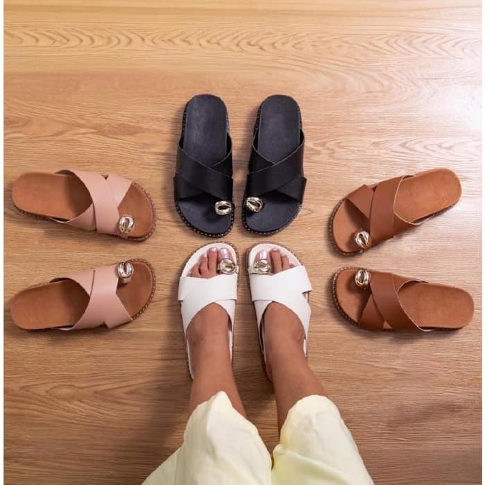 Sandália Feminina Detalhe Dedo Casual Rasteira Blogueira Tendencia Leve Macia e Confortável