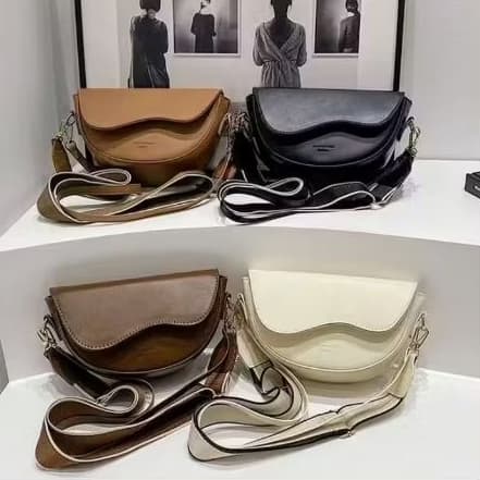 Bolsa feminina meia lua com 2 alças