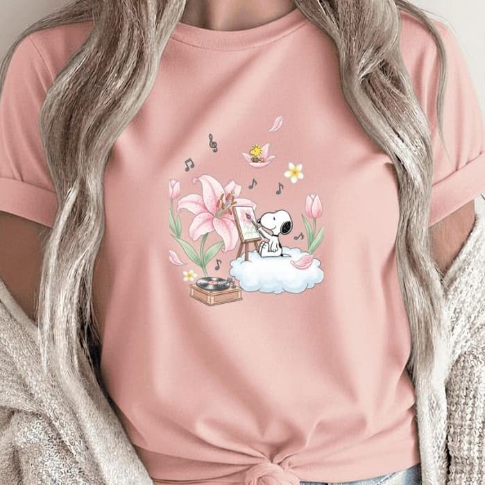 Camiseta Feminina 100% Algodão T-shirt  Estampa Snoopy Camiseta Romântica e Delicada