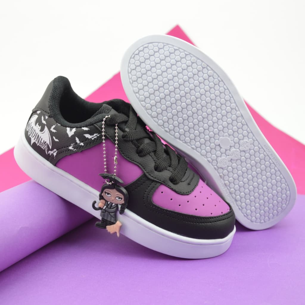 Tênis Infantil Vandinha Confortável e Estiloso Com Chaveiro Personalizado e Design Único