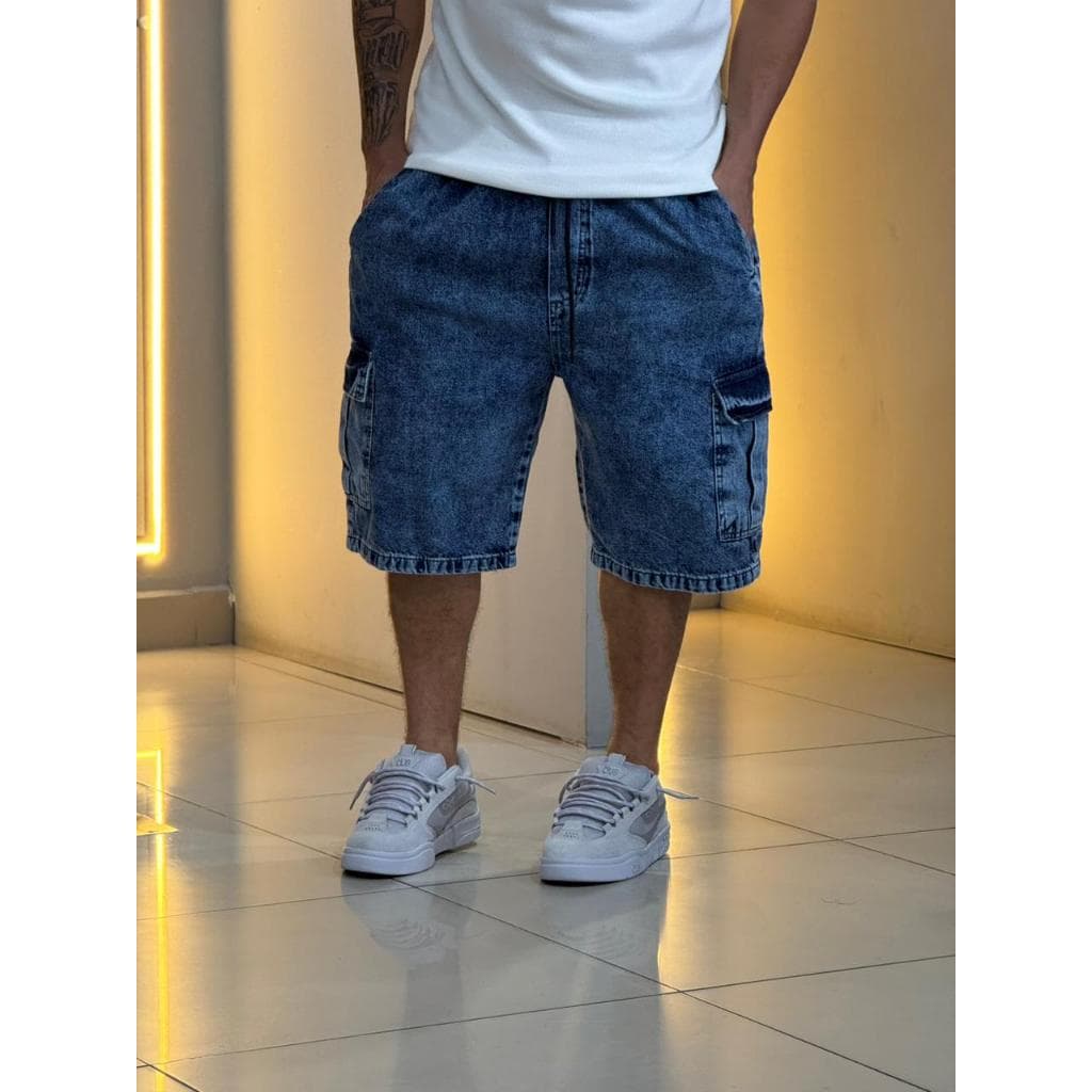 Bermuda Cargo Masculina Jeans Azul Estonado Baggy Streetwear Solta Casual com Bolsos Grandes Cintura Codão P AO GG