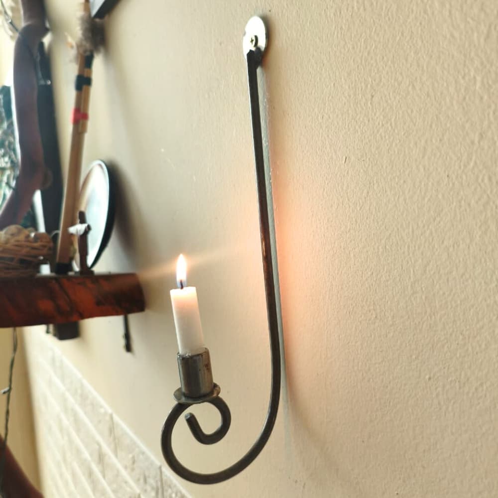 Candelabro Único Porta Velas de Parede Em Ferro Natural Puro Envernizado 30 cm | Decoração WitzSmith