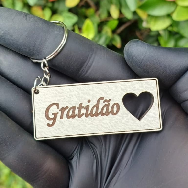 Kit 20 50 100 Chaveiros Gratidão MDF Lembrancinha Coração Vazado