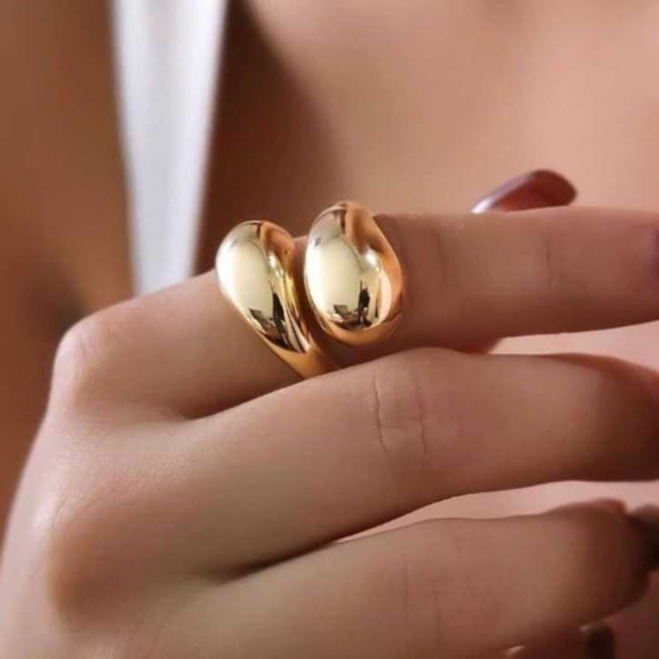 ANEL AÇO INOX DUPLO GOTA GRANDE DOURADO MODA FASHION CHIC TENDENCIA 2026 FEMININO UNISSEX