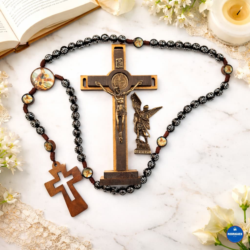 Kit Imagem São Miguel , Crucifixo de 15cm e Terço São Miguel de Madeira