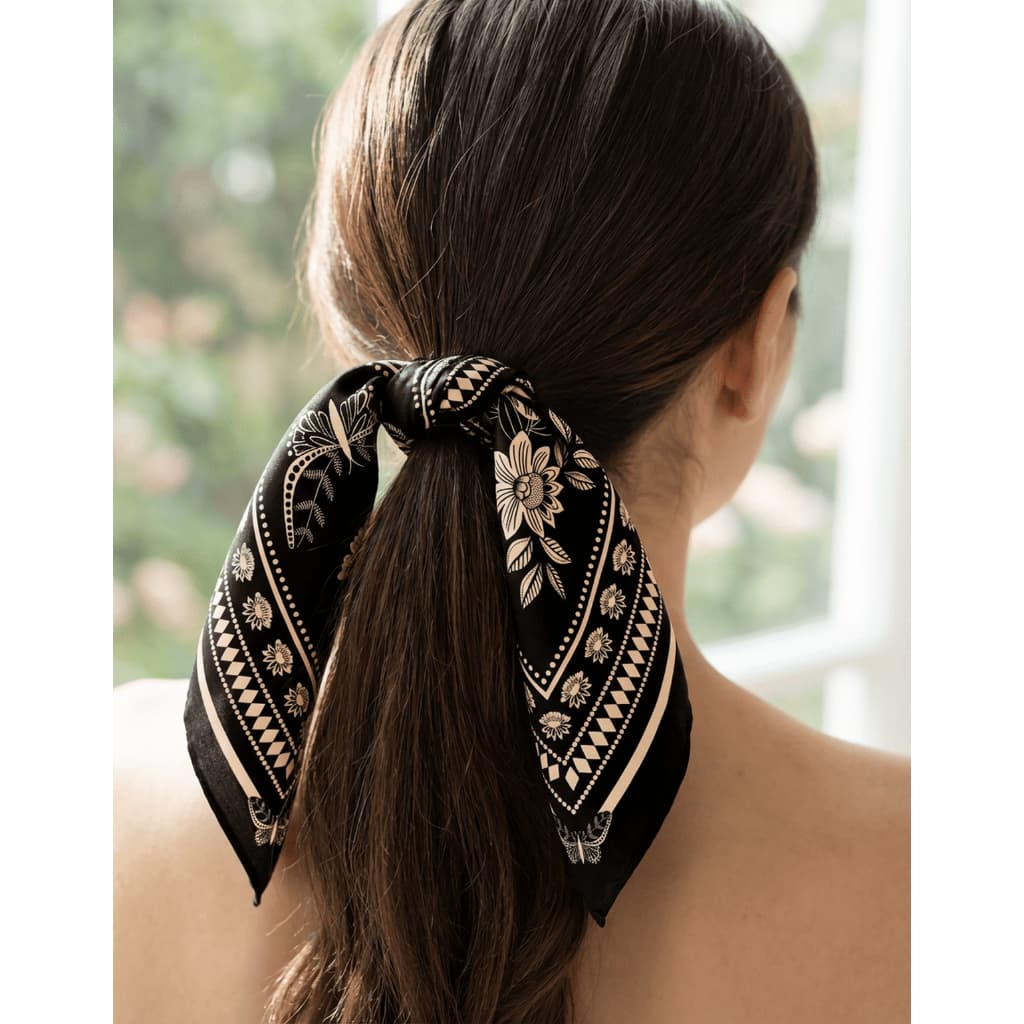 Mini Lenço Feminino Cetim 45x45 cm Quadrado Pequeno Cabelo Bolsa Botanique Black