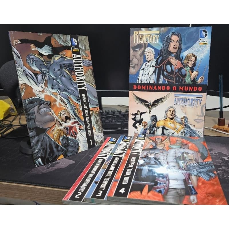 Authority - coleção completa (capa cartão)
