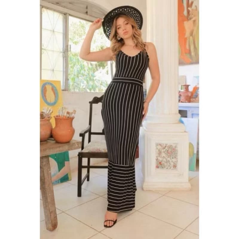 Vestidos listrados menina linda da moda
