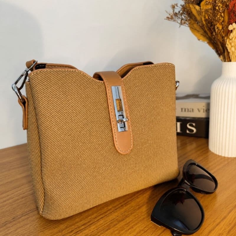 Bolsa Feminina Elegante Transversal Estruturada Com Zíper e Trava Giratória