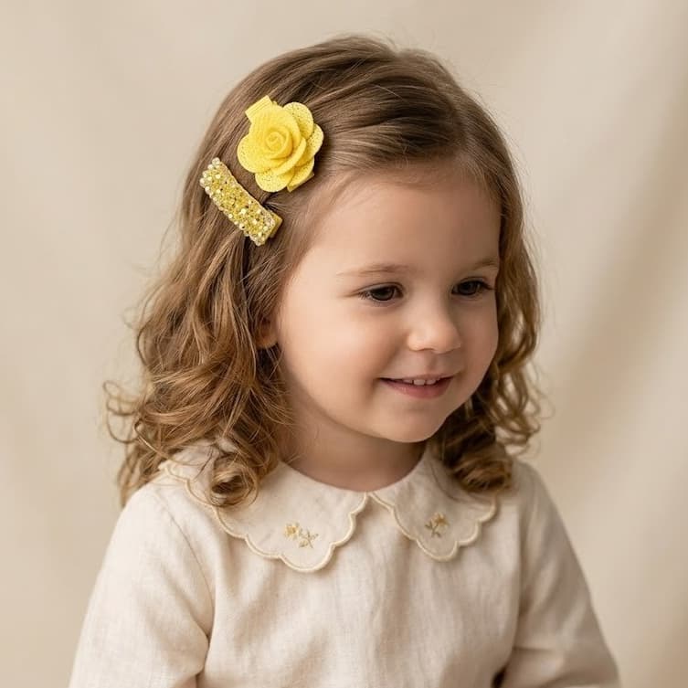 Kit 2 Clips Jardim Encantado Flor Amarela Com Borracha Antideslizante Infantil Delicado