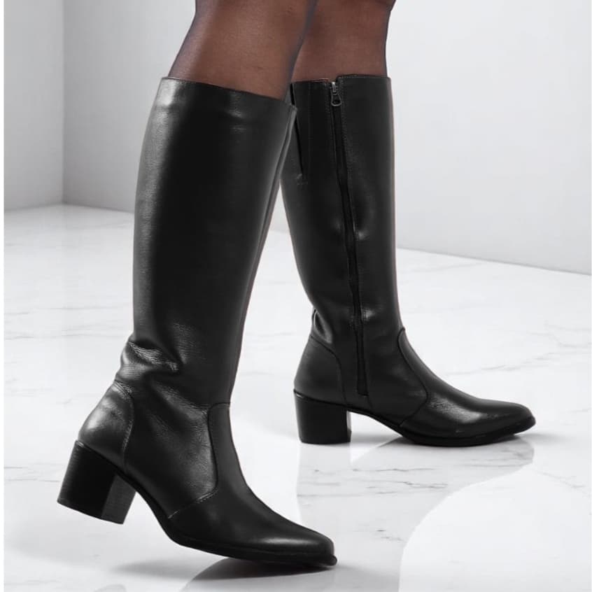 Bota Montaria Feminina Cano Alto Couro Legítimo Bico fico com Zíper Lateral