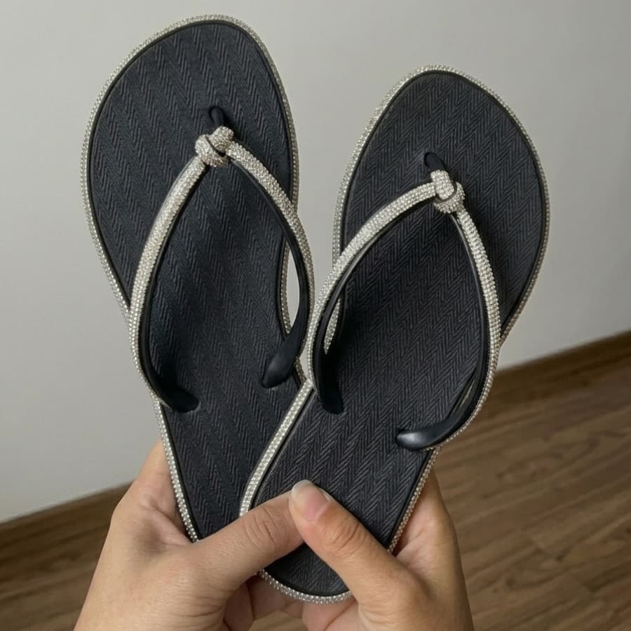Sandália Feminina Strass Chinelo Casual Rasteirinho Confortável Brilhante Pedrinha