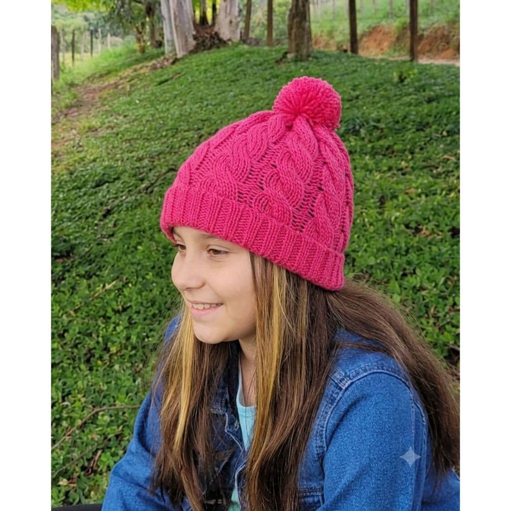 Touca Infantil de Tricot Detalhe Trançado c/ PomPom