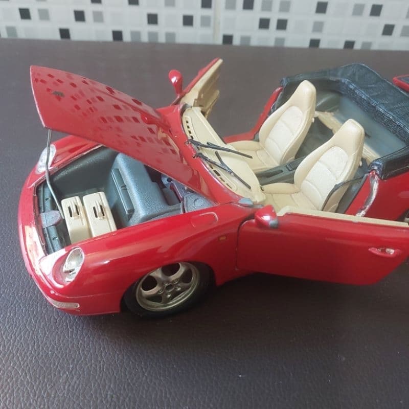 sucata porsche carrera 911 burago ano 1993 escala 1/18