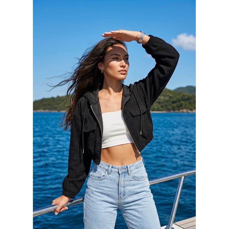 Jaqueta Casual Cropped de Veludo Look Outono Inverno com Capuz e Zíper