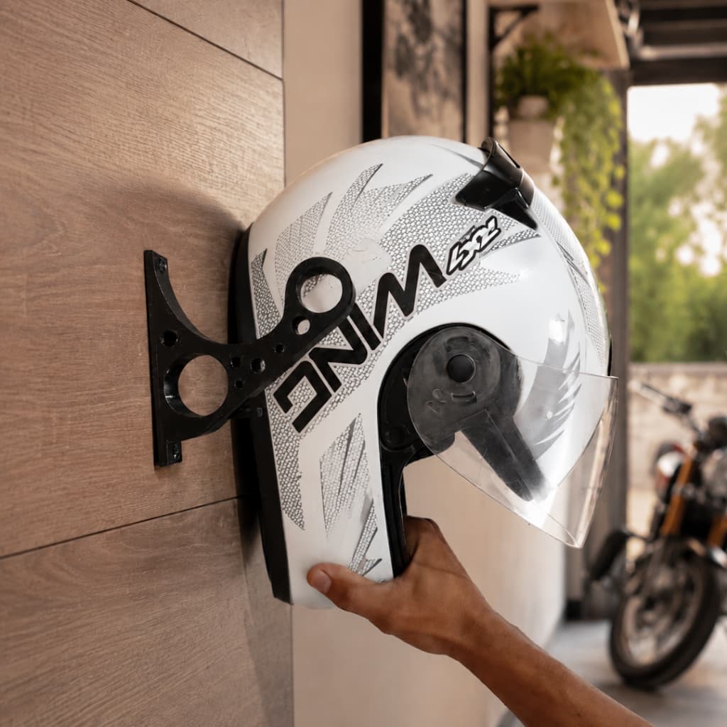 Suporte Para Pendurar Capacete De Moto Com Porta Chave Integrado - Compacto - Acompanha Bucha e Parafuso