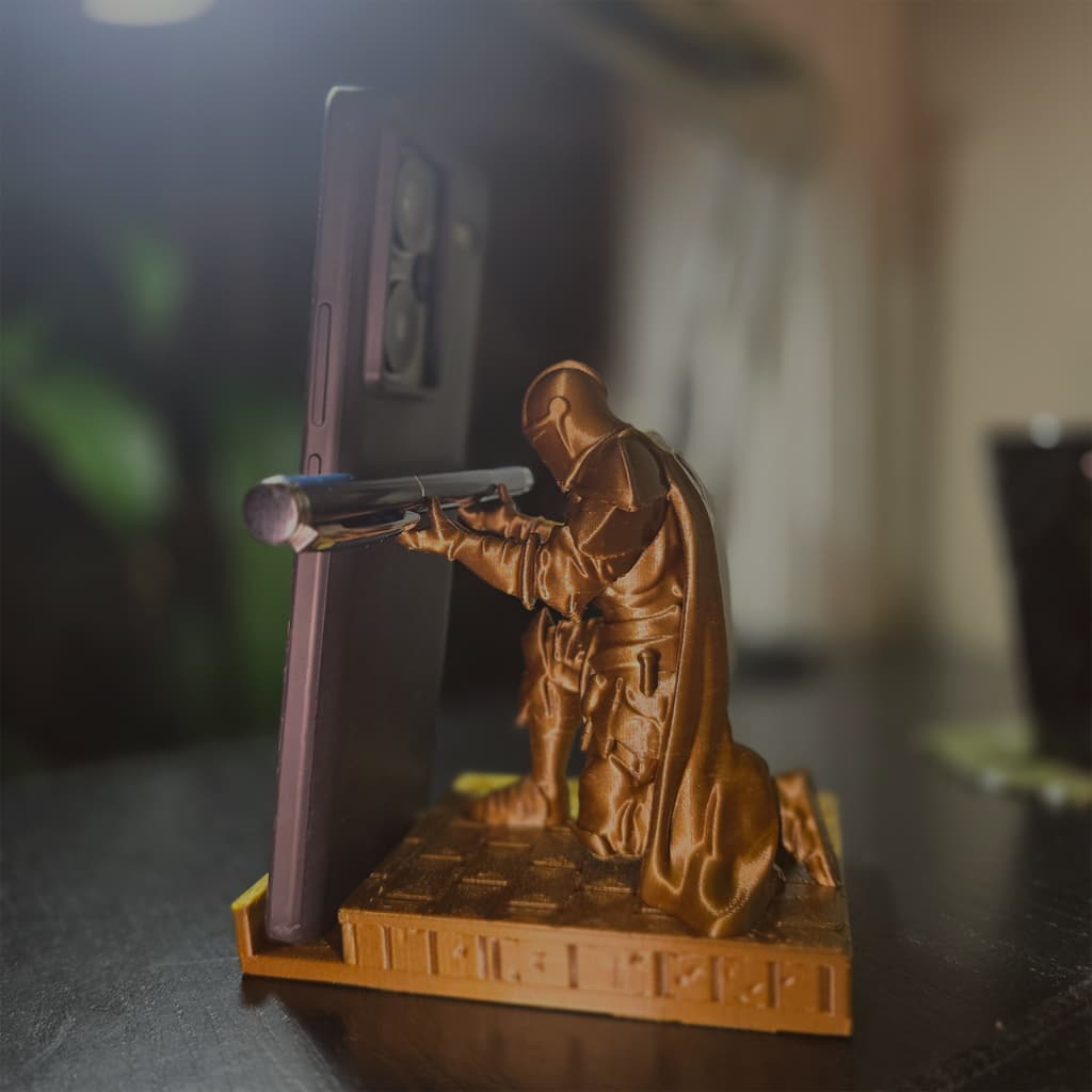 Porta caneta e porta celular Cavaleiro Medieval - disponível em duas cores