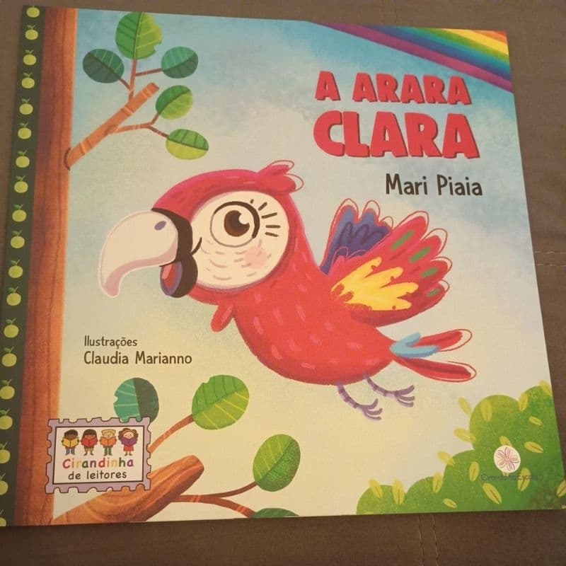 A Arara Clara- Mari Piaia