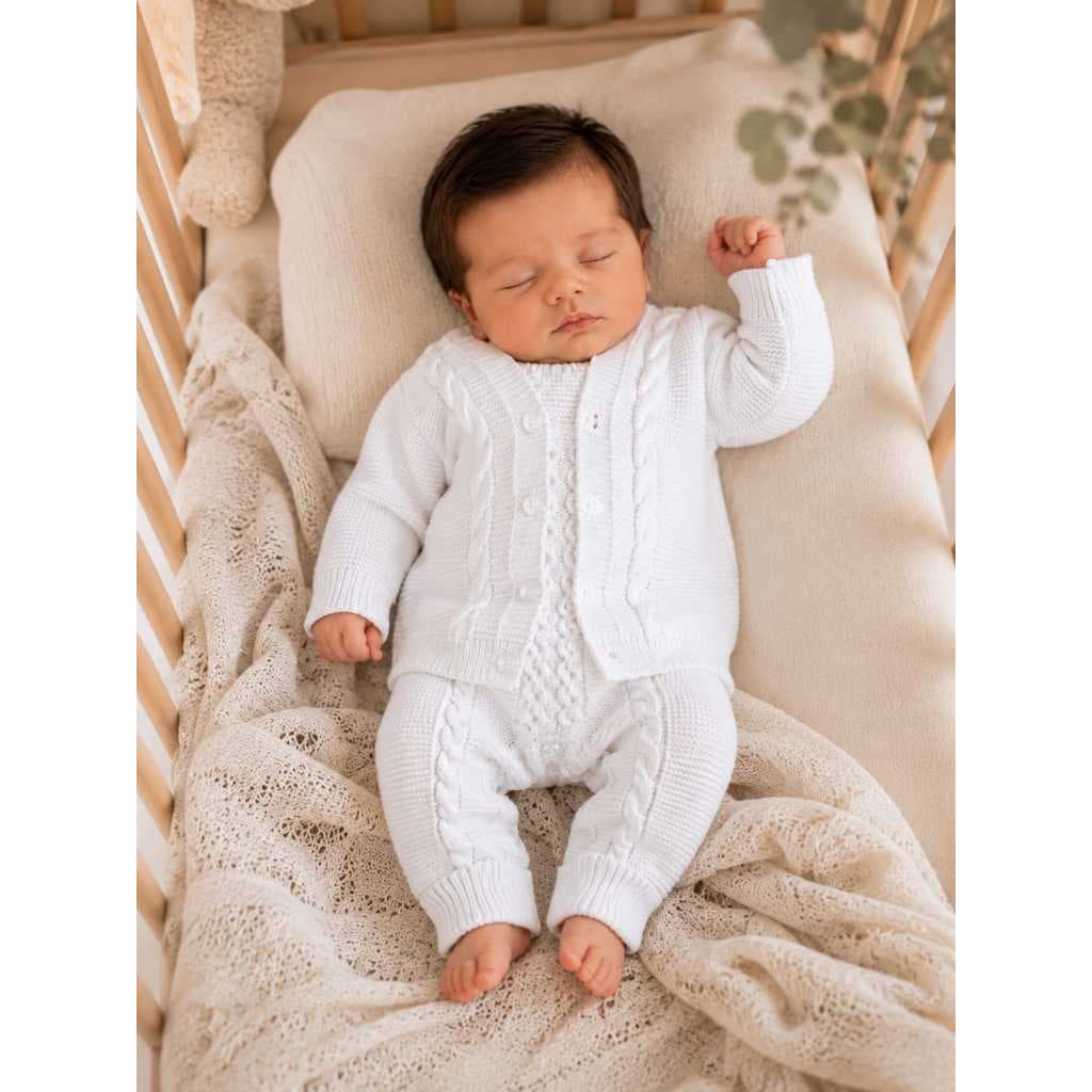 Kit Luxo Casaco Tranças + Jardineira Tricot Recém Nascido Menina Menino Bebê Saída Maternidade Tricô