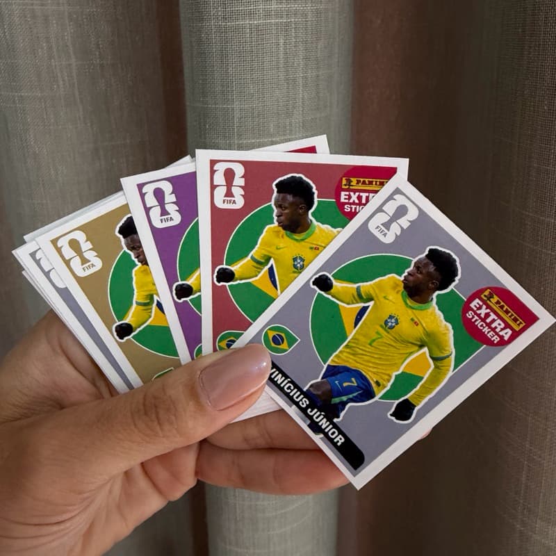 Kit 16 figurinhas extras Vini Júnior Cristiano Ronaldo Messi e Lamine Yamal 4 cores