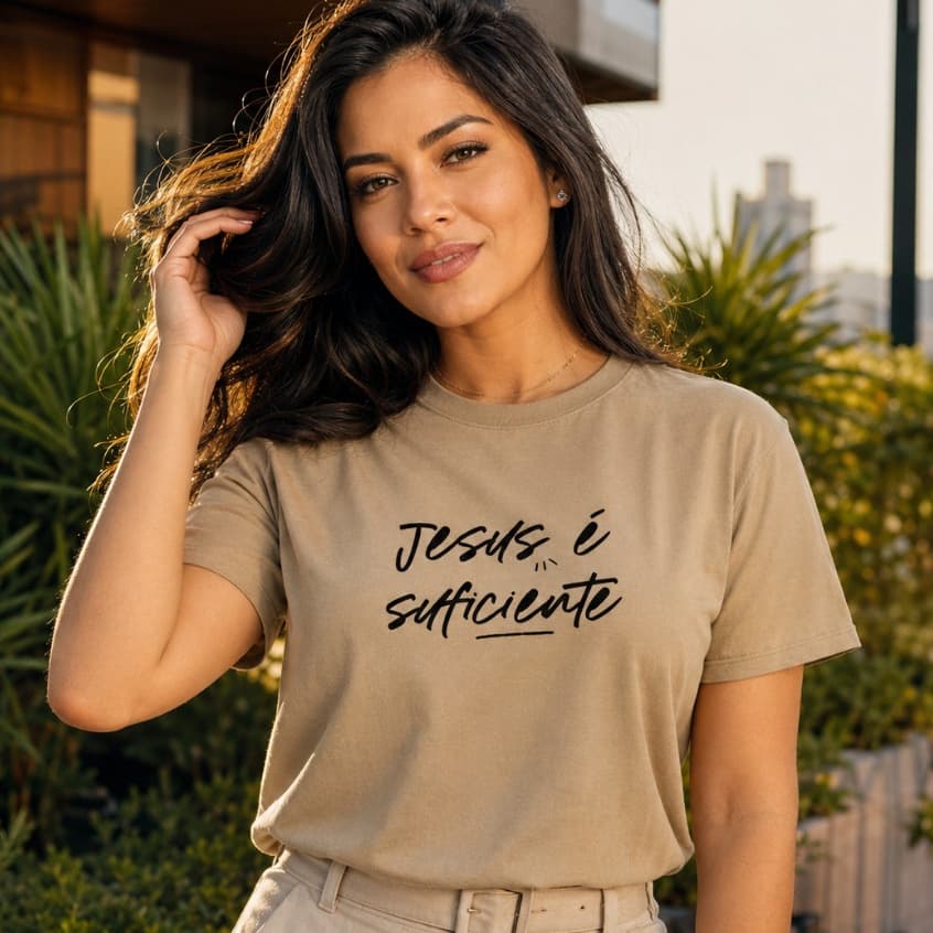 Camiseta Feminina Evangélica Estampa Jesus é Suficiente Cristã