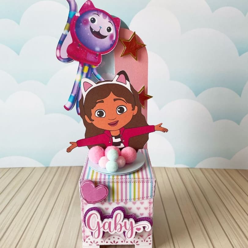 ✨ Caixa Cenário Luxo - A Casa Mágica da Gabby - Papelaria Personalizada - Lembrancinha de Festa