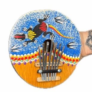 Piano De Dedo 7 Teclas l Kalimba l Instrumento Brinquedo Sensorial Relaxante Infantil e Decorativo