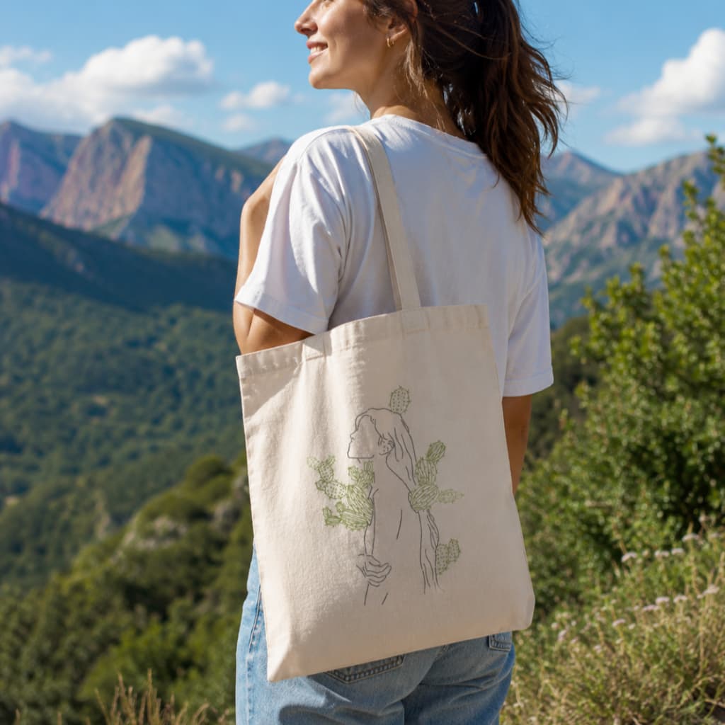 Ecobag Bordada Personalizada 30x40cm Bolsa de Algodão Cru com Arte Feminina, Flores, Folhagens ou Desenho