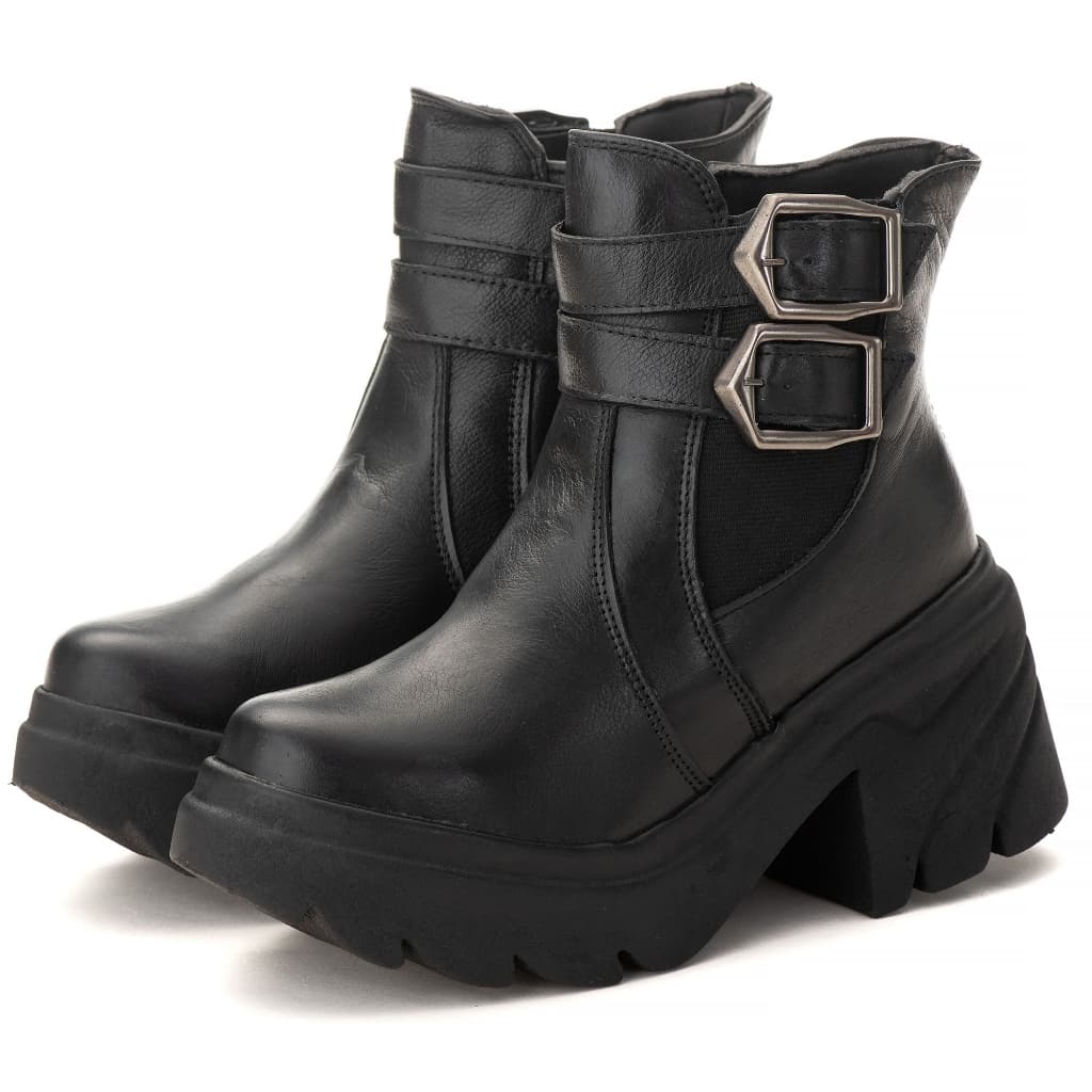 Bota Motoqueira Feminina Tratorada Couro Legitimo Detalhes Fivelas Coturno Biker Cano Curto Salto Grosso Leve Blogueira